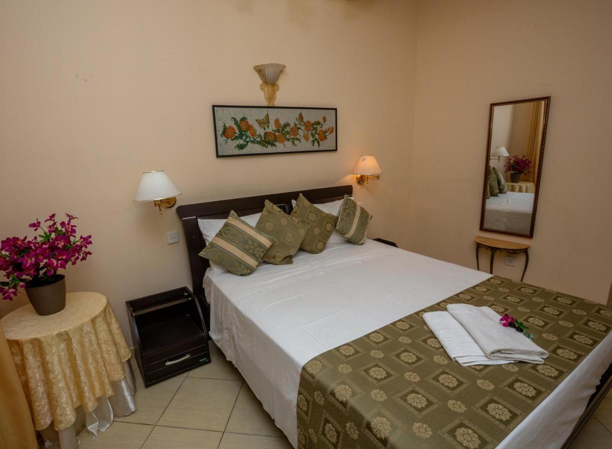 Fort Thari Inn Ґалле Екстер'єр фото